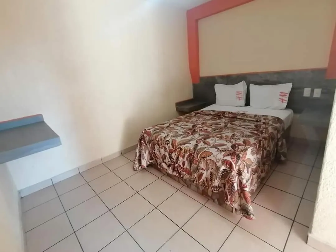 Hotel Madrid غوادالاجارا المكسيك